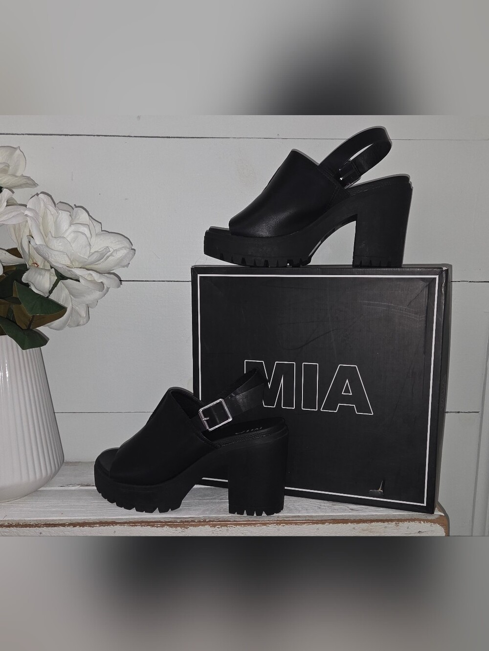 MIA Black Chunky Heel Slingback Sandals EUC!